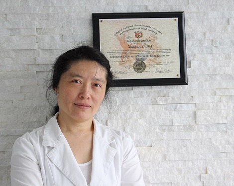 Dortor Xiaojun (June) Zhang, Acupuncturist, Herbalist
